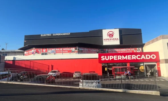 HiperVera Vera Pueblo flagship store, two floors with fresh fish counter, butchery, produce and international products