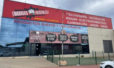 Embargos Bestiales Antas store exterior with signage for home goods, furniture and discount stock