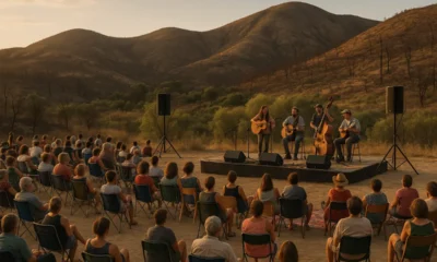 Community benefit concert outdoors in Almeria supporting wildfire-affected families.